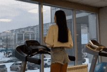 看得出这车是高配的-资源分享网