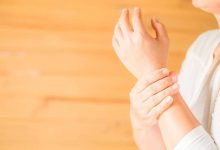 过度使用手腕易罹「妈妈手」 中医分享阶段性复健运动-资源分享网