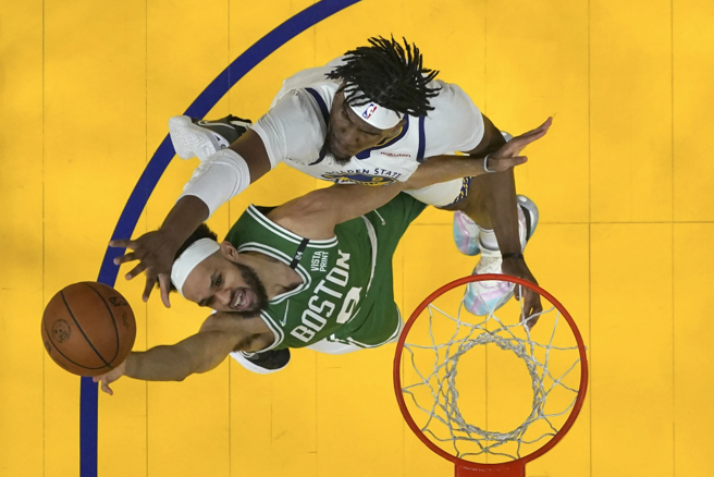 NBA比赛今年3月30日在大陆央视复播。（美联社）