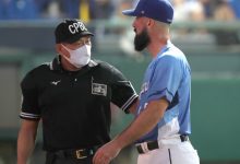 中职》范米特球衣右肩「黑黑的」 主审2度检查后无异样-资源分享网