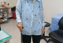 90岁嬷不想坐轮椅 微创脊椎手术后趴趴走-资源分享网