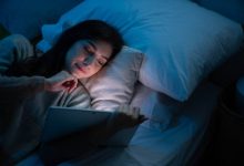 睡前看屏幕能有更好的睡眠体验？-资源分享网