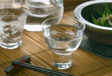 去饭店吃饭自己带酒的原因是什么-资源分享网